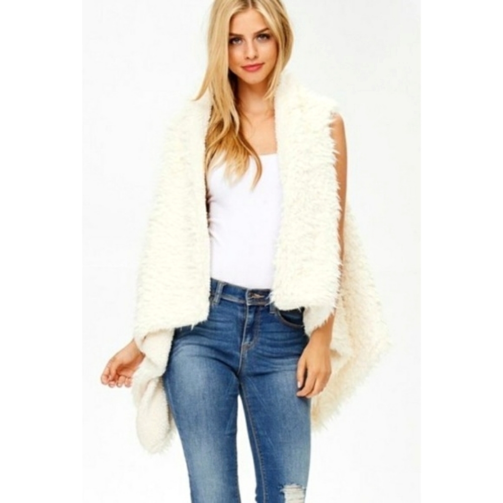 🆕🌿FAUX FUR DRAPED VEST🌿